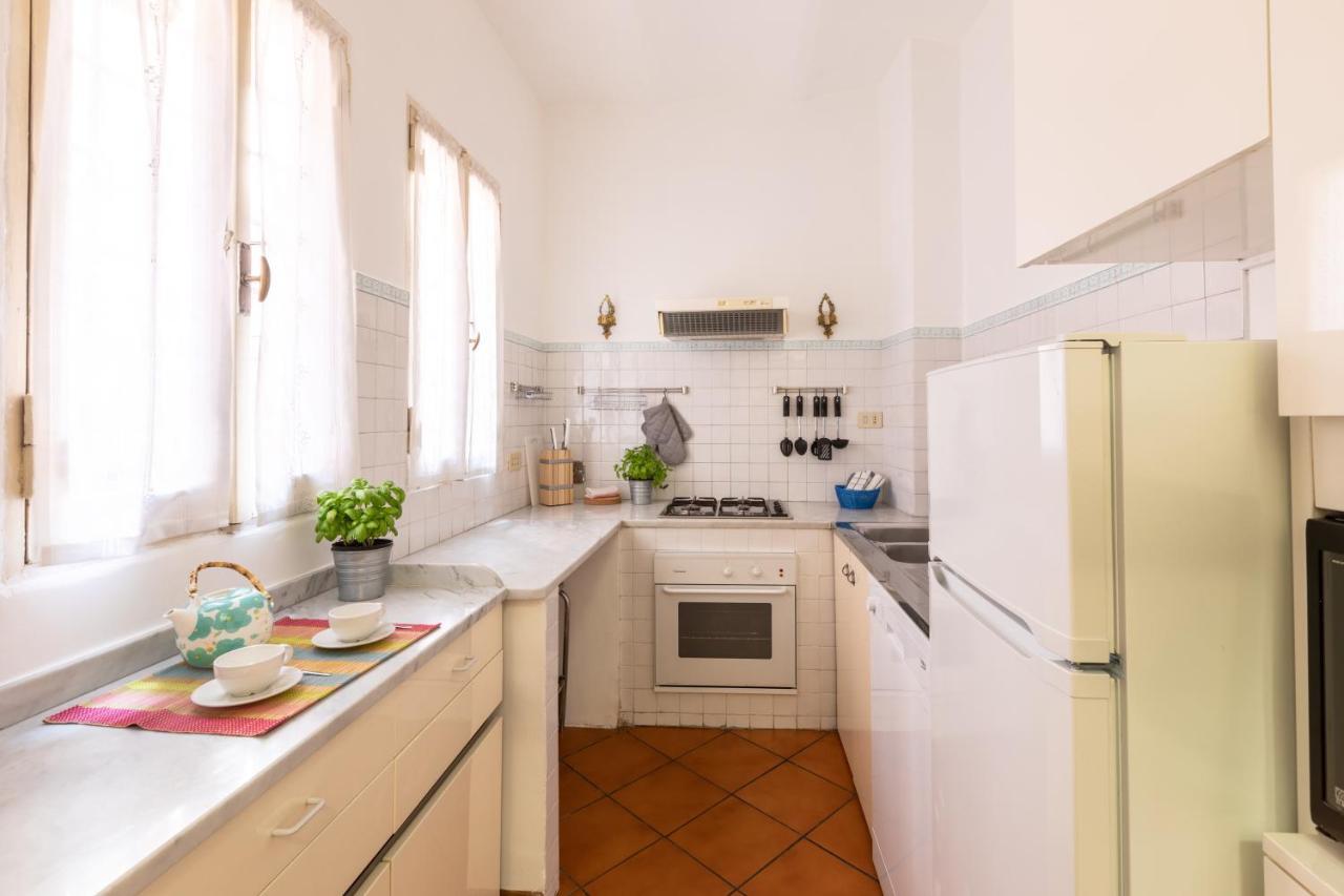Appartamento Spectacularly Bright, By Piazza Navona And The Pantheon - A/C, Wifi, Elevator Roma Esterno foto