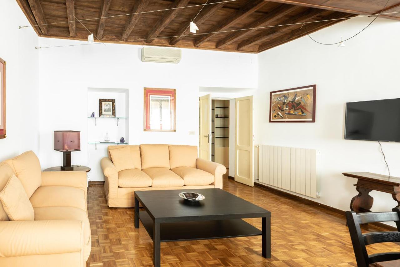 Appartamento Spectacularly Bright, By Piazza Navona And The Pantheon - A/C, Wifi, Elevator Roma Esterno foto