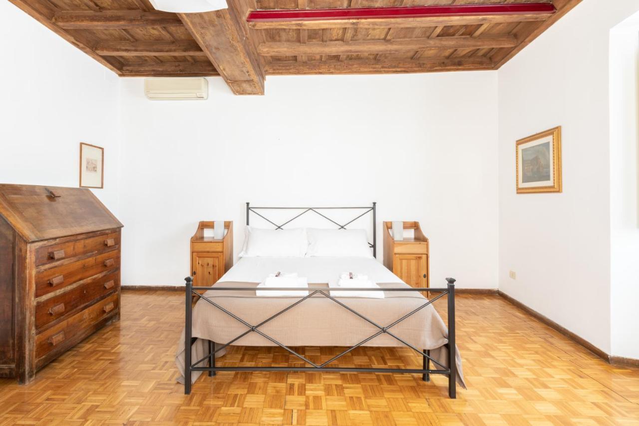 Appartamento Spectacularly Bright, By Piazza Navona And The Pantheon - A/C, Wifi, Elevator Roma Esterno foto