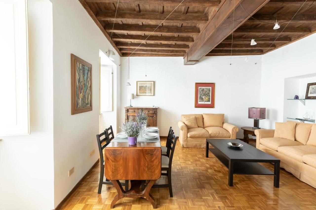 Appartamento Spectacularly Bright, By Piazza Navona And The Pantheon - A/C, Wifi, Elevator Roma Esterno foto